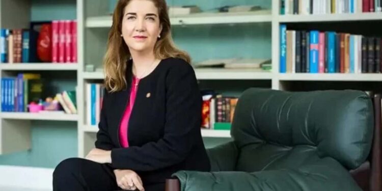 Daniela Teixeira é dona de um extenso currículo na área em que atua