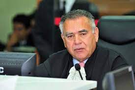 Desembargador aposentado Sílvio Beltrão chamou filhos de "covardes"