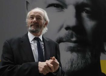 John Shipton Assange vai estar na Alepe dia 1º de setembro