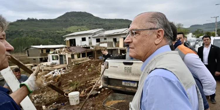 Vice-presidente Geraldo Alckmin visitou Muçum, uma das cidades mais afetadas pela passagem do ciclone no RS.