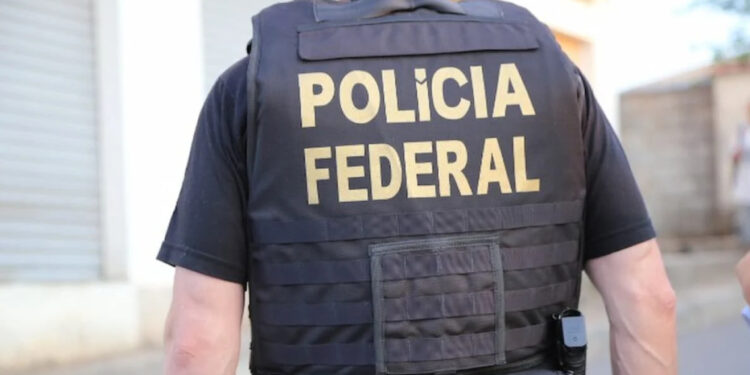 Polícia Federal prende sete pessoas por tráfico internacional de drogas em Petrolina.