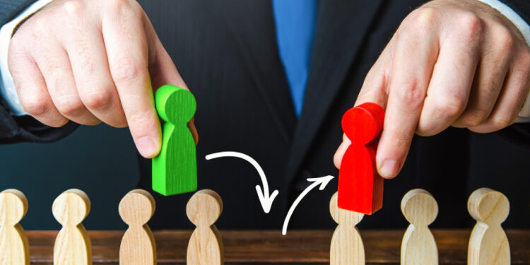 TCU aponta indícios de nepotismo em associação privada ligada ao Exército.