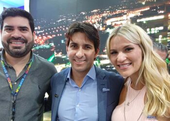 O diretor de Marketing da Empetur, Tonynho Rodrigues, o Secretário de Turismo do DF, Cristiano Araújo, ao lado de sua esposa, Mariana Arraes.