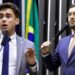Os deputados do PL, Nikolas Ferreira e Felipe Barros (dir.)