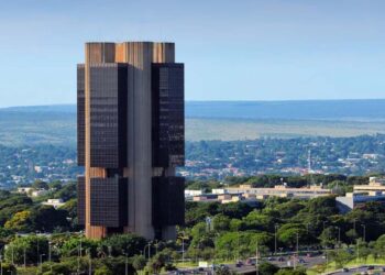 Banco Central reduz juros em meio ponto