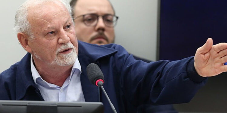 João Pedro Stédile deve ficar fora de relatório da CPI.