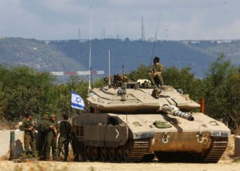 Militares israelenses ao lado de tanque de guerra. Foto: Lisi Niesner/REUTERS