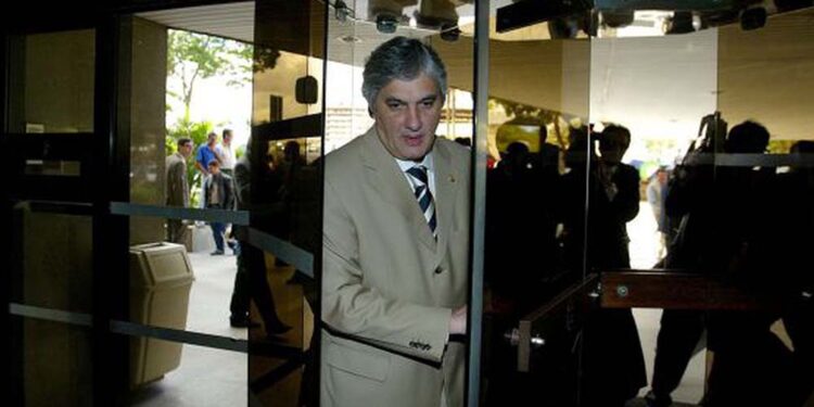 Delcidio foi condenado em 2ª instância e terá que indenizar Lula