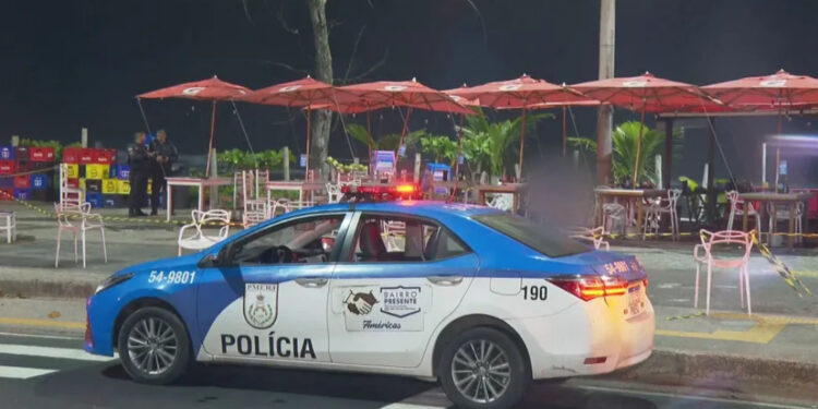Três médicos foram mortos em um quiosque na Barra da Tijuca, na madrugada desta quinta (5).