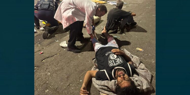 Feridos recebem os primeiros socorros no local. Foto: Arquivo pessoal