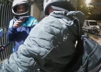 Câmeras de segurança flagraram a tentativa de assalto. Foto/Reprodução