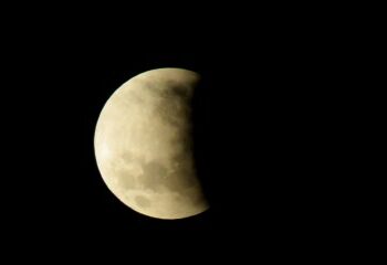 Eclipse lunar parcial.
Foto: Gisele Pimenta/Framephoto
