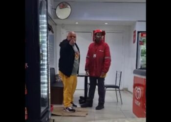 Vítima foi chamada de "neguinho", "otário", e "nordestino dos inferno".