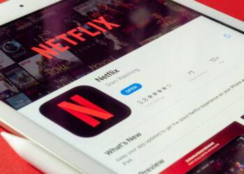 Regulamentação de streamings no Brasil pode ter Condecine de 4% sobre receita anual das plataformas, segundo relatório de senador.