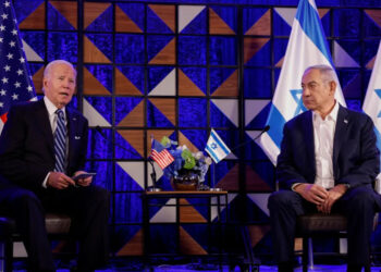 Presidente dos EUA, Joe Biden, aparece ao lado de premiê israelense, Benjamin Netanyahu, durante evento em Tel Aviv em 18 de outubro de 2023.