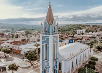 Araripina fica a 690 km Recife