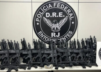 Ação Policial revela fábrica de fuzis em mansão.