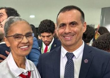 A Ministra Marina Silva, e o réu por corrupção, Sérgio Xavier (dir.)