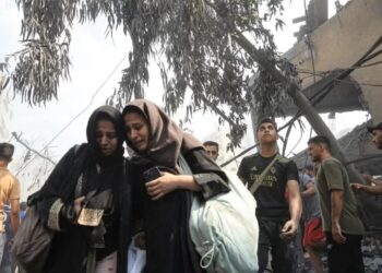 A ONU informou que está abrigando milhares de pessoas em escolas na Faixa de Gaza. Foto: Mahmud Hams / AFP / CP