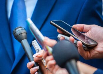 Para Sabino, jornalistas tem agido com dois pesos e duas medidas