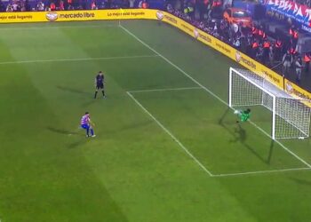 Pedro Augusto (Fortaleza) perde Penalti, contra a LDU