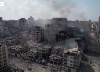 Ataques à Gaza deixa centenas de construções em ruínas.