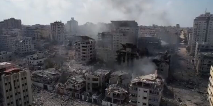 Ataques à Gaza deixa centenas de construções em ruínas.