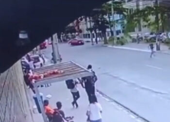 Mulher de 57 anos morre em acidente de trânsito no Centro do Recife.