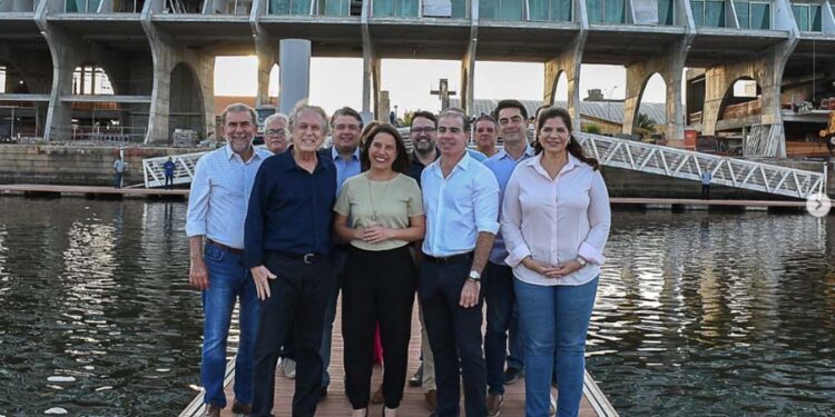 Luciano Bivar e a governadora Raquel Lyra no Complexo Porto Novo Recife