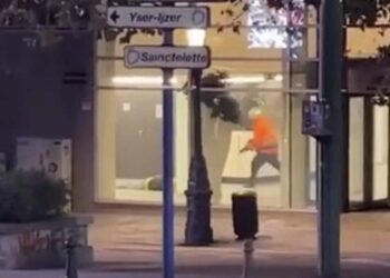 Duas pessoas morrem atingidas por disparos em Bruxelas