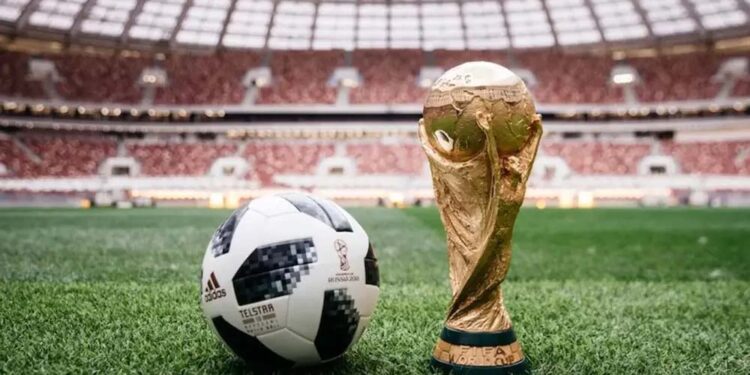 Troféu da Copa do mundo, confeccionado pela empresa italiana Stabilimento Artistico Bertoli.