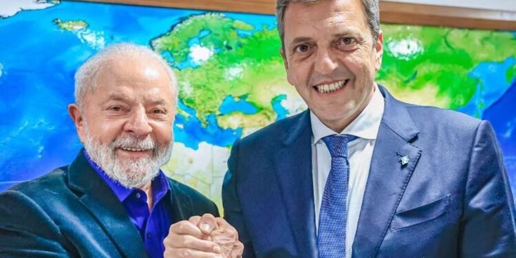 Lula prometeu ajudar campanha de Massa contra Milei