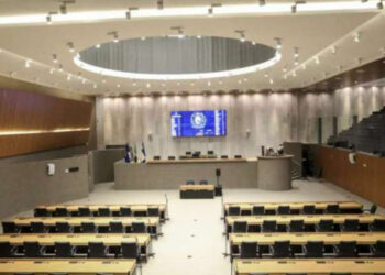 Deputados aprovam inclusão de R$ 1,1 bilhão no Orçamento Estadual de Pernambuco para 2024.