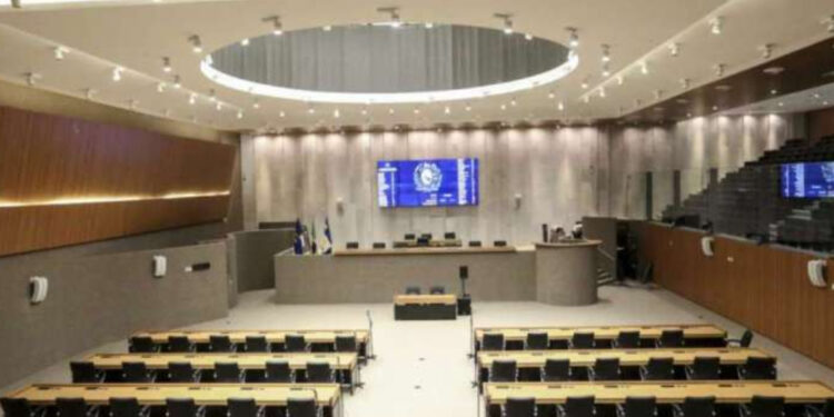 Deputados aprovam inclusão de R$ 1,1 bilhão no Orçamento Estadual de Pernambuco para 2024.