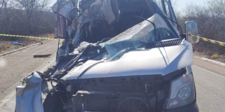 Trágico acidente na BR-316 resulta na morte de sete pessoas em Pernambuco.