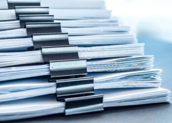 Advogada ligada ao Comando Vermelho recebe pagamentos da facção e agenda audiências no Ministério da Justiça.