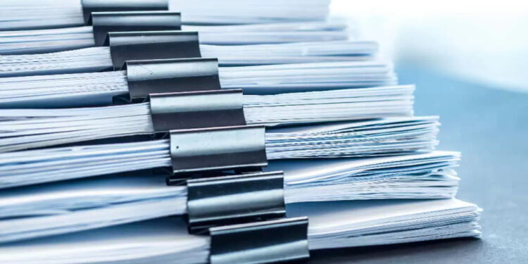 Advogada ligada ao Comando Vermelho recebe pagamentos da facção e agenda audiências no Ministério da Justiça.