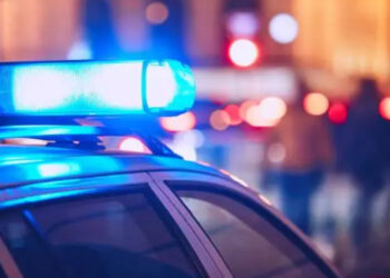 Tiro por vaga de estacionamento resulta em morte de policial aposentado no Recife.