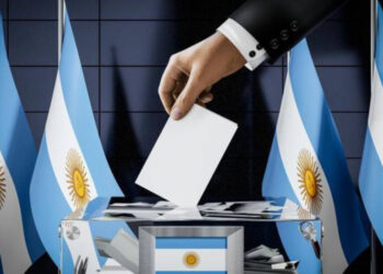 Candidatos à Presidência da Argentina votam em suas respectivas bases eleitorais.