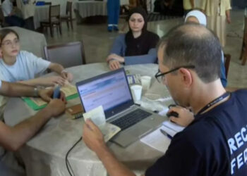 Repatriados da Faixa de Gaza recebem cuidados médicos e assistência em Brasília.