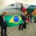Seis passageiros desembarcaram no Aeroporto dos Guararapes às 5h35. Foto: Divulgação/GOV BR e FAB