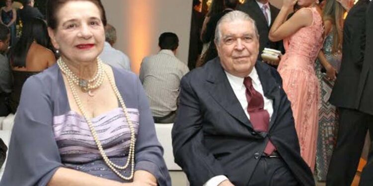 Graça Maria Monteiro Brennand e o marido Ricardo Brennand