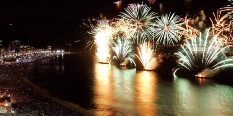 Oposição questiona gasto público de R$ 3,1 milhões com fogos de artifício
