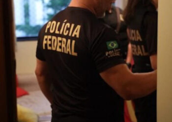 Polícia Federal realiza operação para prender suspeito de participação em atos golpistas.