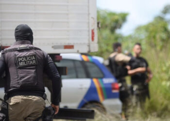 Estudo revela disparidade racial nas vítimas de ações policiais em Pernambuco.