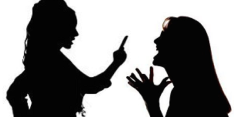 Caso seja condenada, a pena é de detenção de três meses a um ano