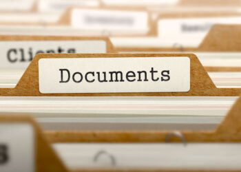 Polícia Federal investiga se Abin produziu dossiês sobre adversários políticos durante governo Bolsonaro.