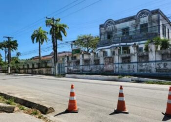 Por precaução, todas as ruas próximas foram fechadas