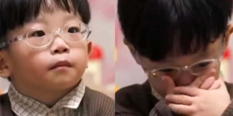 O pequeno Geum Ji Eun, de quatro anos