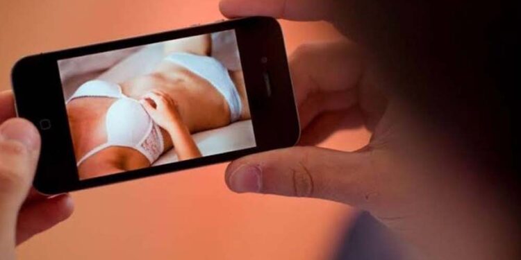 Polícia investiga montagem com adolescentes no Recife